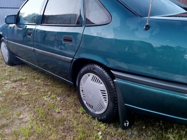 Зеленый Опель Вектра, объемом двигателя 1.8 л и пробегом 254 тыс. км за 1900 $, фото 1 на Automoto.ua