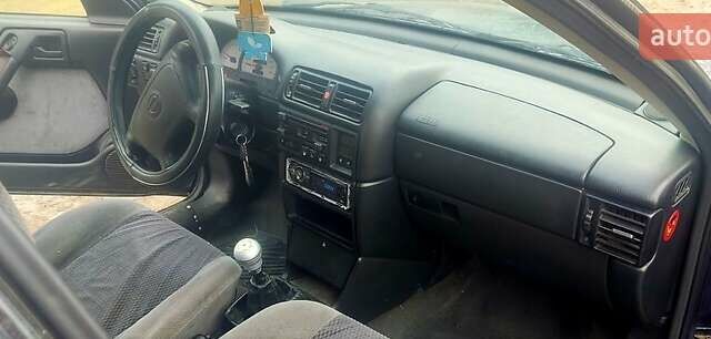 Зелений Опель Вектра, об'ємом двигуна 2 л та пробігом 100 тис. км за 1150 $, фото 1 на Automoto.ua