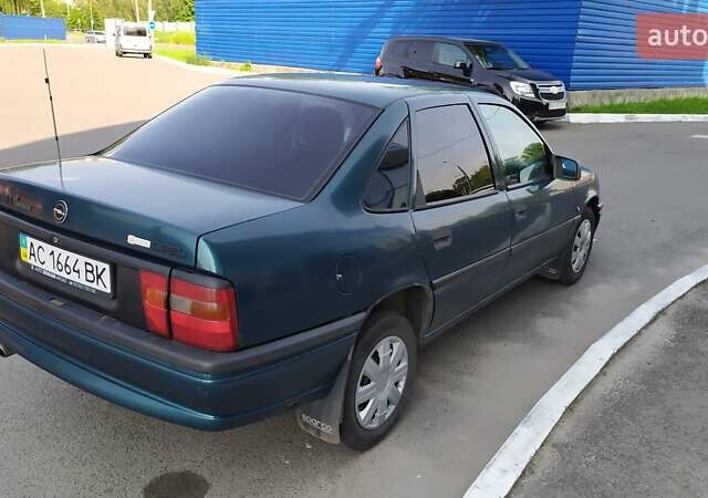 Зеленый Опель Вектра, объемом двигателя 1.6 л и пробегом 380 тыс. км за 1800 $, фото 5 на Automoto.ua