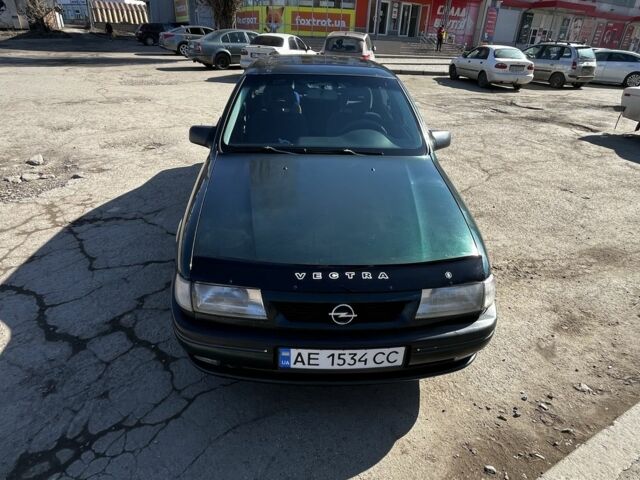 Зеленый Опель Вектра, объемом двигателя 1.7 л и пробегом 300 тыс. км за 2200 $, фото 1 на Automoto.ua