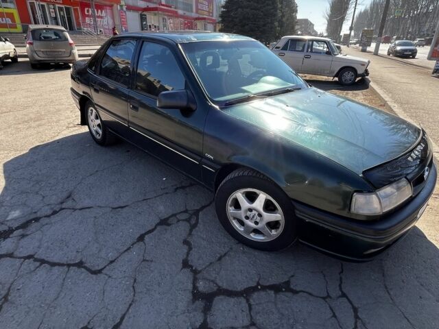 Зеленый Опель Вектра, объемом двигателя 1.7 л и пробегом 300 тыс. км за 2200 $, фото 2 на Automoto.ua