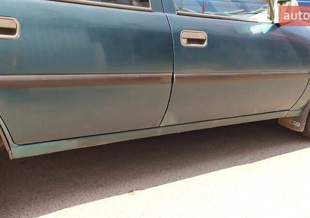 Зеленый Опель Вектра, объемом двигателя 1.6 л и пробегом 380 тыс. км за 1800 $, фото 19 на Automoto.ua