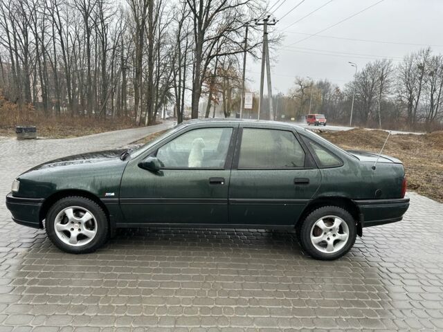 Зеленый Опель Вектра, объемом двигателя 10 л и пробегом 345 тыс. км за 2000 $, фото 1 на Automoto.ua