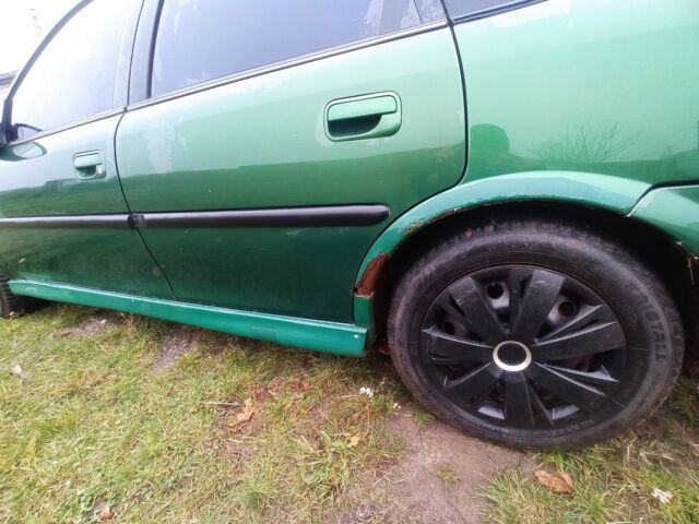 Зеленый Опель Вектра, объемом двигателя 1.8 л и пробегом 398 тыс. км за 1100 $, фото 13 на Automoto.ua