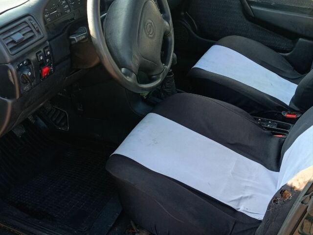 Зеленый Опель Вектра, объемом двигателя 1.6 л и пробегом 764 тыс. км за 750 $, фото 4 на Automoto.ua