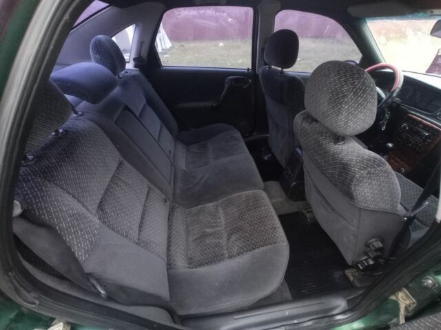 Зеленый Опель Вектра, объемом двигателя 1.8 л и пробегом 398 тыс. км за 1100 $, фото 2 на Automoto.ua