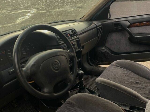 Зелений Опель Вектра, об'ємом двигуна 0 л та пробігом 407 тис. км за 1100 $, фото 3 на Automoto.ua