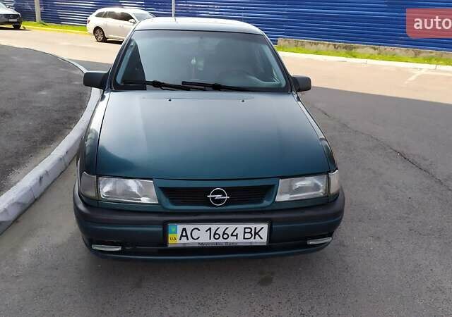Зеленый Опель Вектра, объемом двигателя 1.6 л и пробегом 380 тыс. км за 1800 $, фото 6 на Automoto.ua