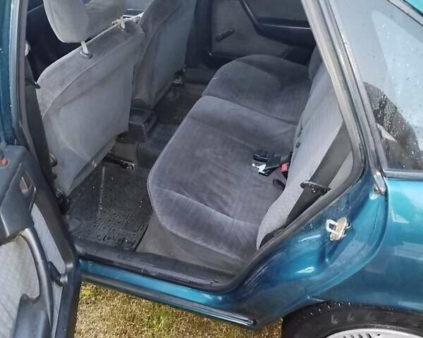 Зелений Опель Вектра, об'ємом двигуна 1.8 л та пробігом 255 тис. км за 2000 $, фото 4 на Automoto.ua