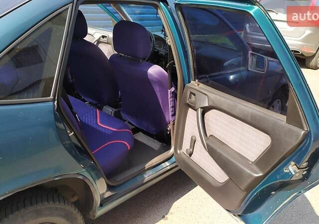 Зеленый Опель Вектра, объемом двигателя 1.6 л и пробегом 380 тыс. км за 1800 $, фото 21 на Automoto.ua