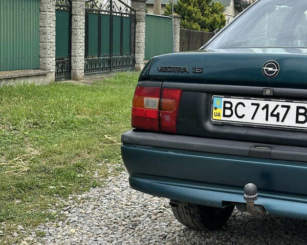 Зелений Опель Вектра, об'ємом двигуна 1.6 л та пробігом 300 тис. км за 1200 $, фото 17 на Automoto.ua