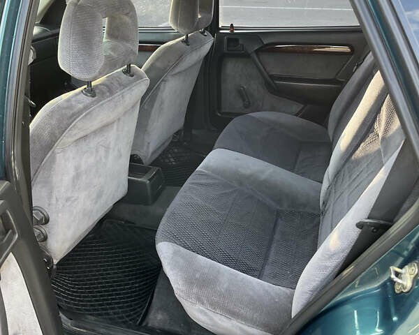 Зелений Опель Вектра, об'ємом двигуна 2 л та пробігом 300 тис. км за 1700 $, фото 9 на Automoto.ua