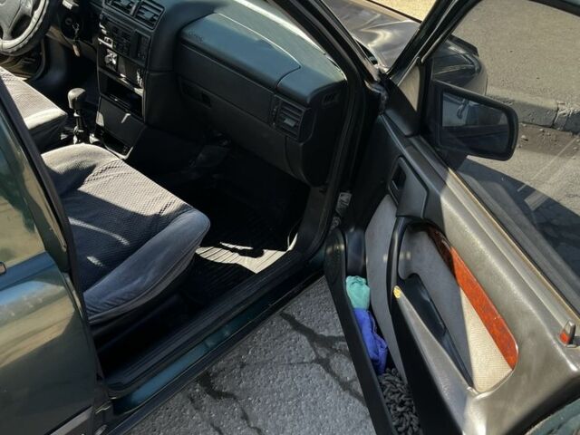 Зеленый Опель Вектра, объемом двигателя 1.7 л и пробегом 300 тыс. км за 2200 $, фото 10 на Automoto.ua