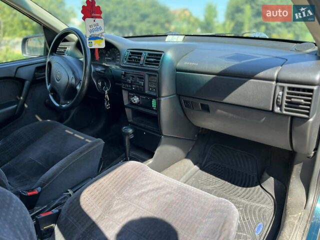 Зелений Опель Вектра, об'ємом двигуна 1.8 л та пробігом 234 тис. км за 2500 $, фото 20 на Automoto.ua
