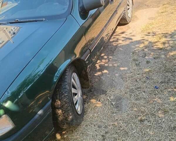 Зелений Опель Вектра, об'ємом двигуна 2 л та пробігом 431 тис. км за 1400 $, фото 3 на Automoto.ua