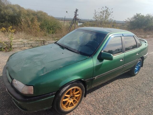 Зеленый Опель Вектра, объемом двигателя 1 л и пробегом 340 тыс. км за 1200 $, фото 2 на Automoto.ua