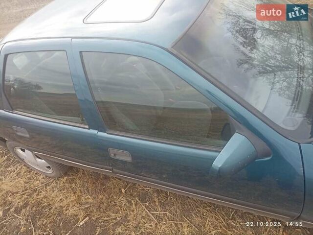 Зеленый Опель Вектра, объемом двигателя 2 л и пробегом 400 тыс. км за 1900 $, фото 1 на Automoto.ua