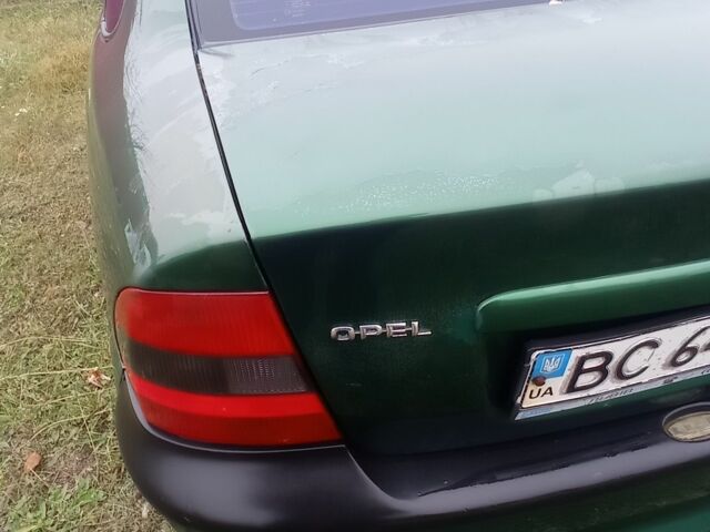 Зеленый Опель Вектра, объемом двигателя 1.8 л и пробегом 398 тыс. км за 1100 $, фото 10 на Automoto.ua