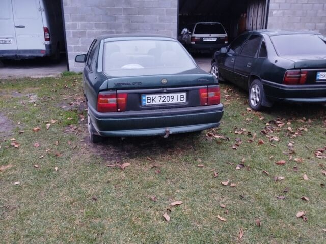 Зеленый Опель Вектра, объемом двигателя 1.7 л и пробегом 250 тыс. км за 1350 $, фото 6 на Automoto.ua