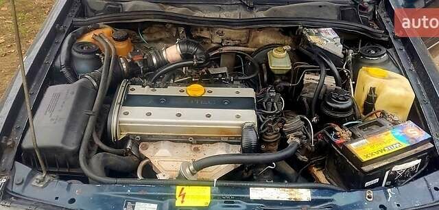 Зелений Опель Вектра, об'ємом двигуна 2 л та пробігом 100 тис. км за 1150 $, фото 6 на Automoto.ua