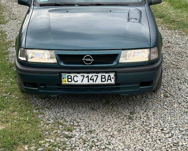Зелений Опель Вектра, об'ємом двигуна 1.6 л та пробігом 300 тис. км за 1200 $, фото 2 на Automoto.ua