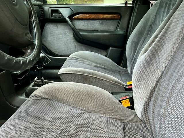 Зеленый Опель Вектра, объемом двигателя 2 л и пробегом 319 тыс. км за 2000 $, фото 8 на Automoto.ua