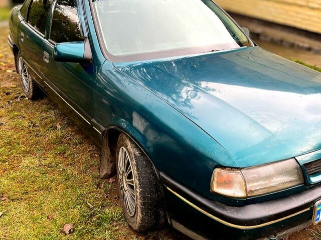 Зеленый Опель Вектра, объемом двигателя 2 л и пробегом 319 тыс. км за 2000 $, фото 5 на Automoto.ua