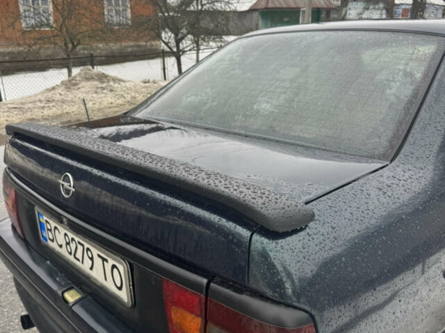 Зеленый Опель Вектра, объемом двигателя 1.7 л и пробегом 333 тыс. км за 1850 $, фото 16 на Automoto.ua