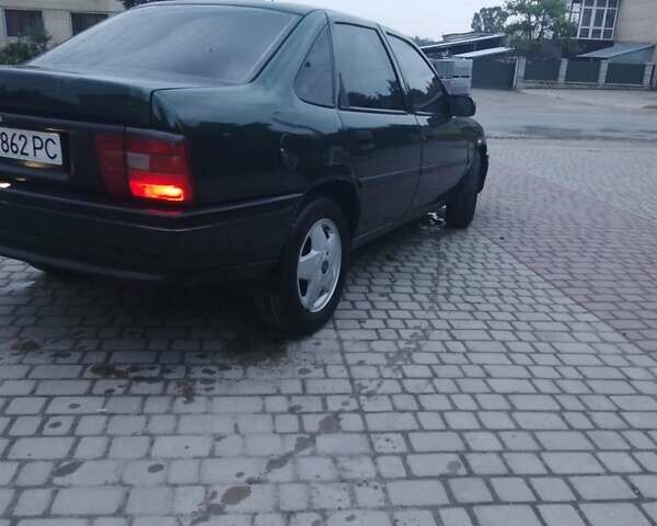 Зеленый Опель Вектра, объемом двигателя 1.8 л и пробегом 278 тыс. км за 3150 $, фото 3 на Automoto.ua