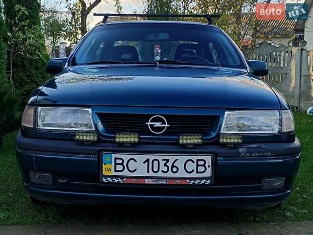 Зеленый Опель Вектра, объемом двигателя 1.8 л и пробегом 300 тыс. км за 1200 $, фото 1 на Automoto.ua