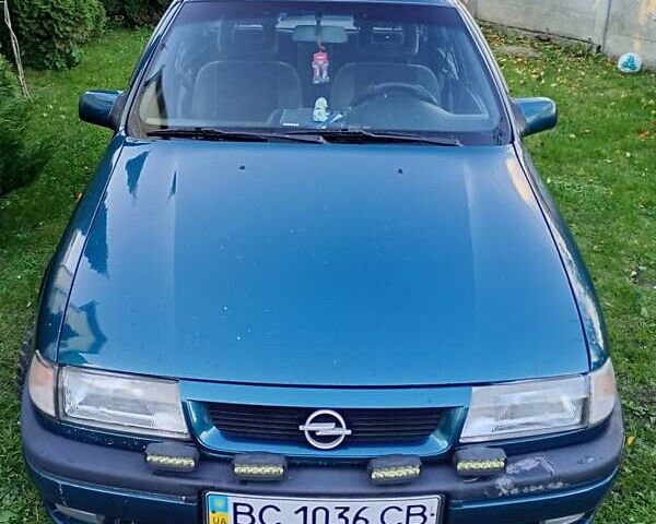 Зеленый Опель Вектра, объемом двигателя 1.8 л и пробегом 300 тыс. км за 1200 $, фото 6 на Automoto.ua