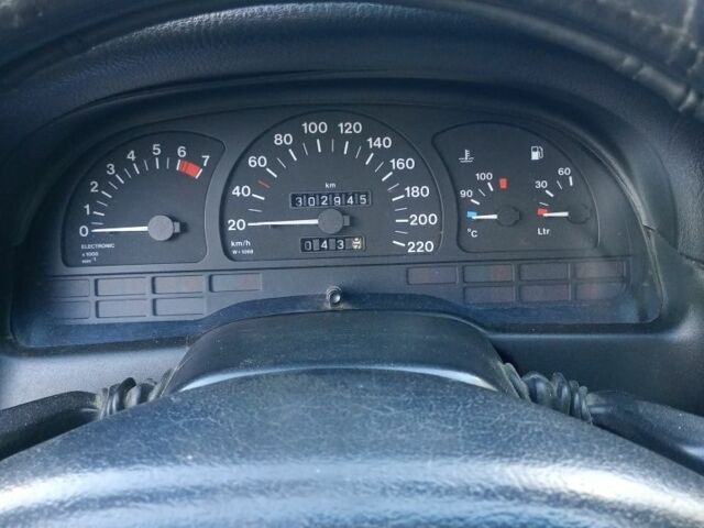 Зелений Опель Вектра, об'ємом двигуна 1.8 л та пробігом 300 тис. км за 1200 $, фото 8 на Automoto.ua