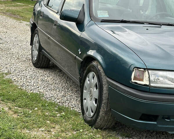 Зелений Опель Вектра, об'ємом двигуна 1.6 л та пробігом 300 тис. км за 1200 $, фото 5 на Automoto.ua
