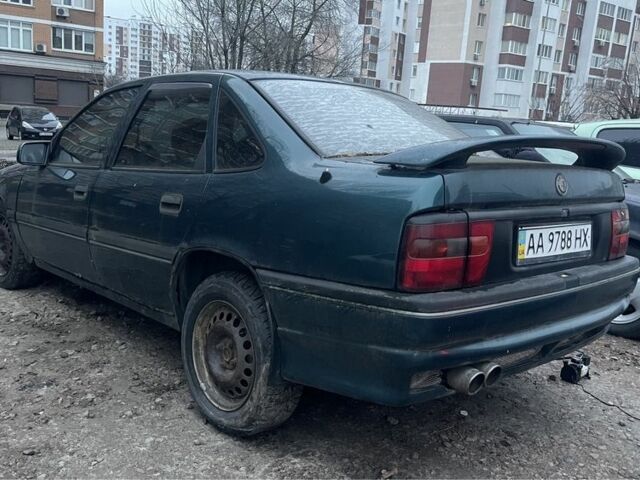 Зелений Опель Вектра, об'ємом двигуна 2 л та пробігом 200 тис. км за 500 $, фото 4 на Automoto.ua