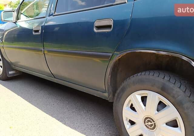 Зеленый Опель Вектра, объемом двигателя 1.6 л и пробегом 380 тыс. км за 1800 $, фото 18 на Automoto.ua
