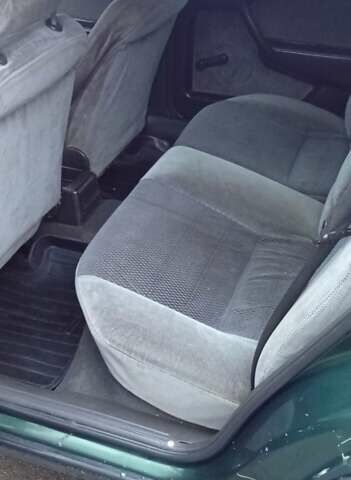 Зелений Опель Вектра, об'ємом двигуна 2 л та пробігом 350 тис. км за 1150 $, фото 5 на Automoto.ua