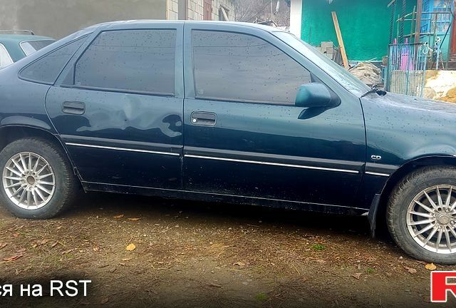 Зеленый Опель Вектра, объемом двигателя 2 л и пробегом 100 тыс. км за 1150 $, фото 4 на Automoto.ua