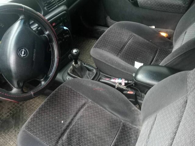 Опель Вектра 1996 у Дніпро (Дніпропетровську) на Automoto.ua Зелений Опель Вектра, об'ємом двигуна 2 л та пробігом 3 тис. км за 700 $, фото 3 на Automoto.ua