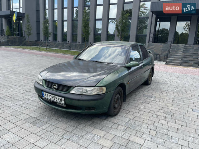 Зеленый Опель Вектра, объемом двигателя 1.8 л и пробегом 350 тыс. км за 950 $, фото 1 на Automoto.ua