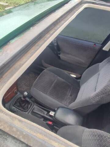 Зеленый Опель Вектра, объемом двигателя 2 л и пробегом 246 тыс. км за 2000 $, фото 52 на Automoto.ua