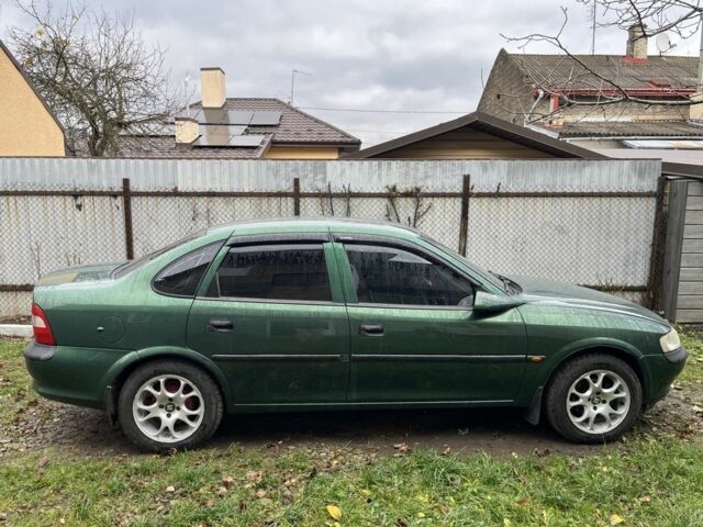 Зелений Опель Вектра, об'ємом двигуна 1.6 л та пробігом 273 тис. км за 2800 $, фото 13 на Automoto.ua