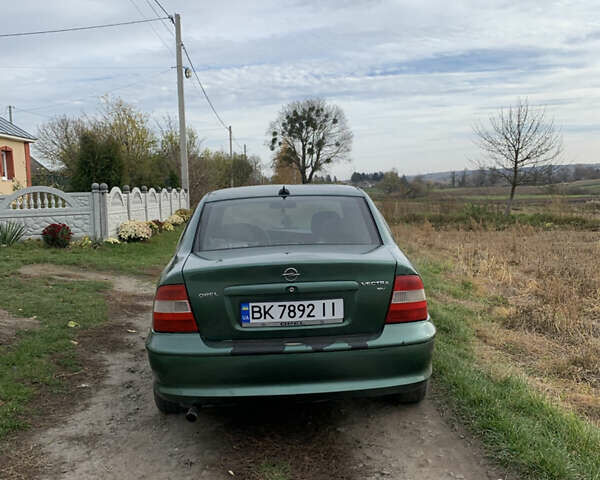 Зелений Опель Вектра, об'ємом двигуна 1.8 л та пробігом 380 тис. км за 1800 $, фото 3 на Automoto.ua
