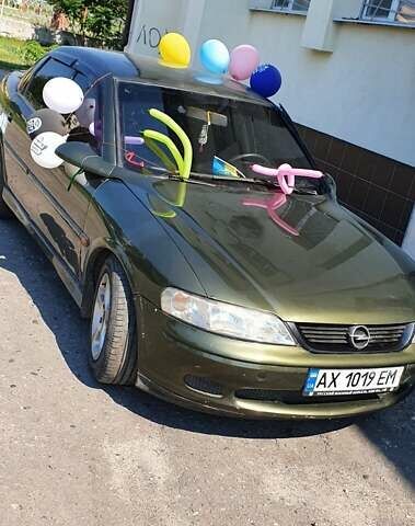 Зеленый Опель Вектра, объемом двигателя 1.6 л и пробегом 300 тыс. км за 2500 $, фото 1 на Automoto.ua