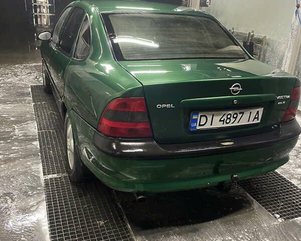 Зеленый Опель Вектра, объемом двигателя 1.8 л и пробегом 280 тыс. км за 2500 $, фото 4 на Automoto.ua