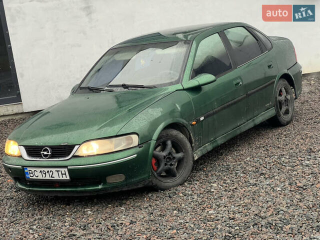 Зелений Опель Вектра, об'ємом двигуна 2 л та пробігом 359 тис. км за 899 $, фото 1 на Automoto.ua