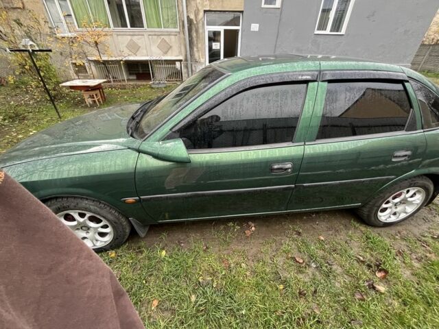 Зелений Опель Вектра, об'ємом двигуна 1.6 л та пробігом 273 тис. км за 2800 $, фото 5 на Automoto.ua