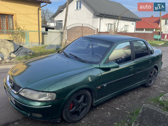 Зелений Опель Вектра, об'ємом двигуна 2 л та пробігом 350 тис. км за 1450 $, фото 1 на Automoto.ua