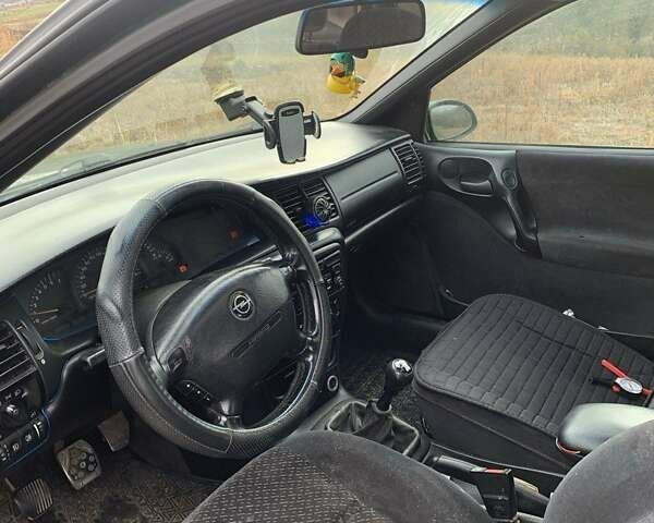 Зеленый Опель Вектра, объемом двигателя 1.8 л и пробегом 380 тыс. км за 1700 $, фото 2 на Automoto.ua