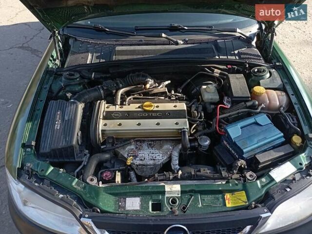 Зеленый Опель Вектра, объемом двигателя 2 л и пробегом 370 тыс. км за 2600 $, фото 9 на Automoto.ua