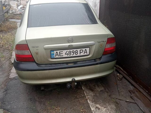 Опель Вектра 1996 у Дніпро (Дніпропетровську) на Automoto.ua Зелений Опель Вектра, об'ємом двигуна 2 л та пробігом 3 тис. км за 700 $, фото 1 на Automoto.ua
